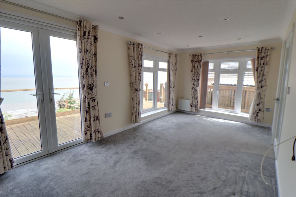 Property photo 3 of 12 3 - Picture No. 05