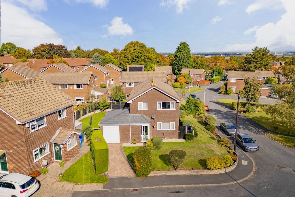 Property photo 1 of 32