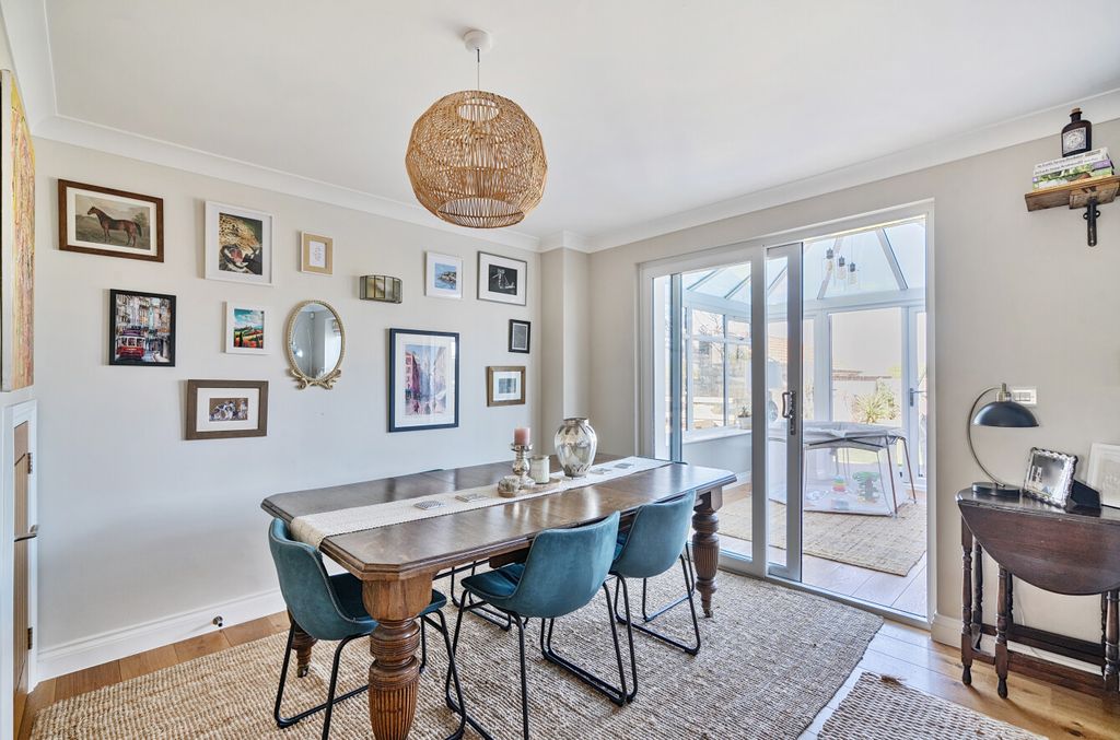 Property photo 3 of 21 Dining Area