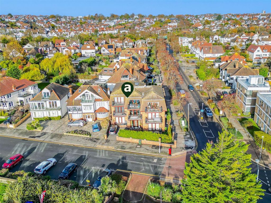 Property photo 2 of 28 Front Of Building