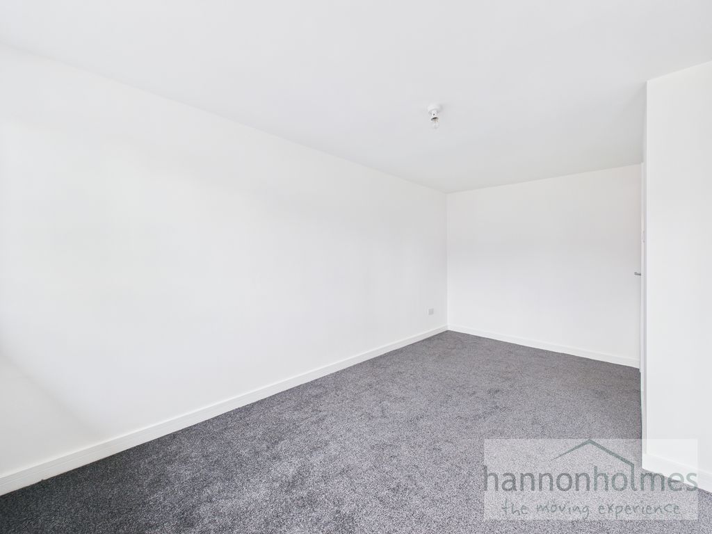 Property photo 3 of 15 Cam05283G0-Pr0126-Still012