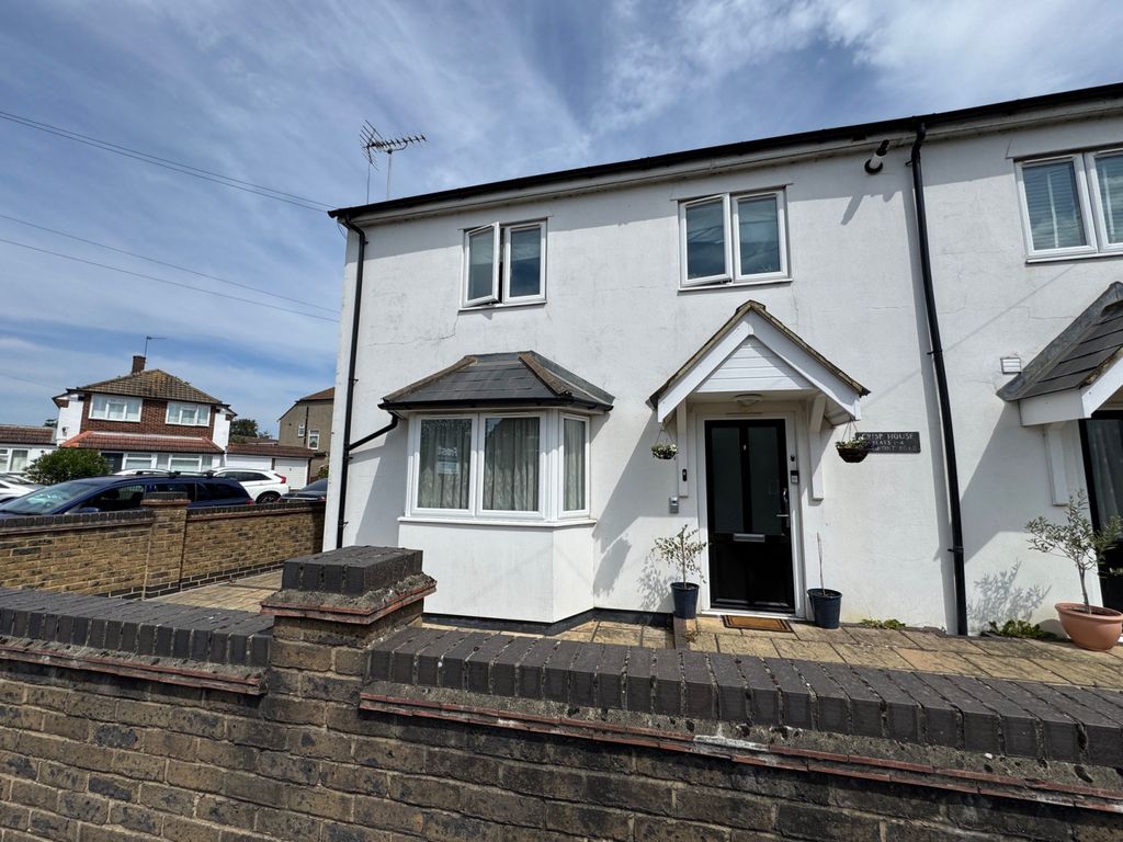 Property photo 1 of 9 Crisp House, Bedfont Road