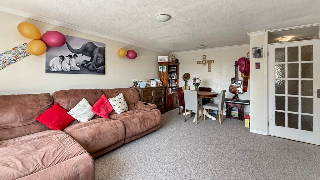 Property photo 2 of 12 Lounge/Dining Room