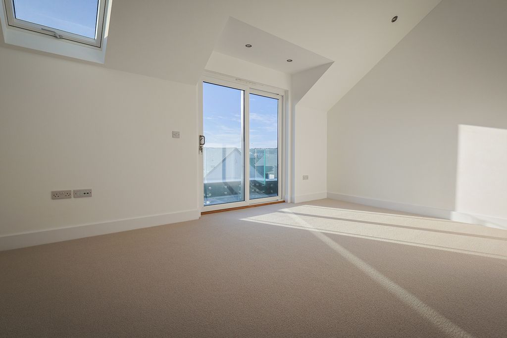 Property photo 3 of 20 Photo 2