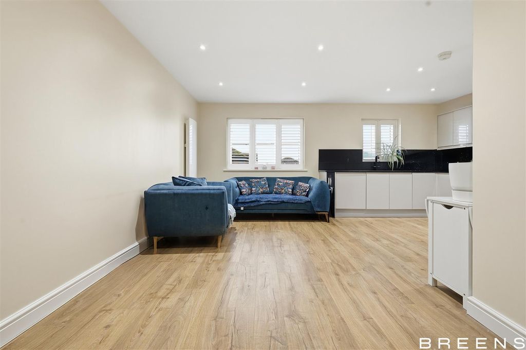 Property photo 2 of 12 8_Img_9193.Jpg