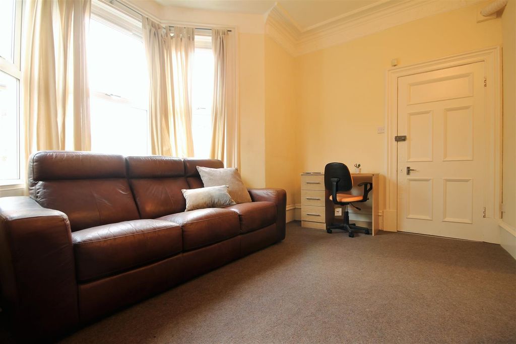 Property photo 2 of 9 60656.Jpg