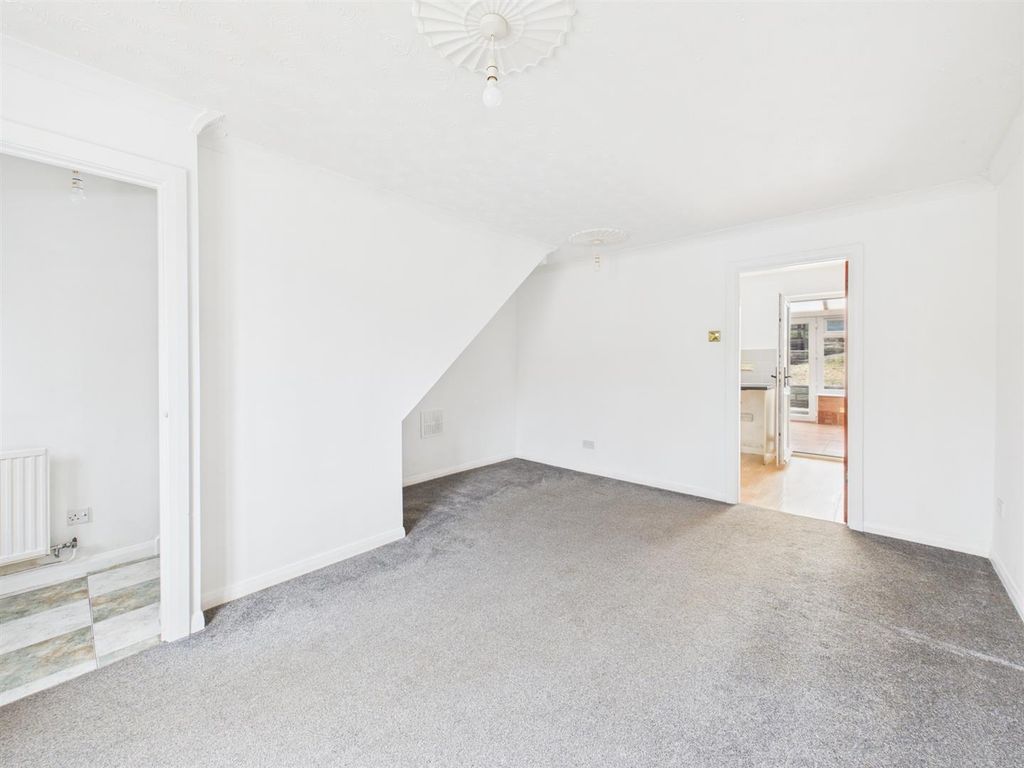 Property photo 3 of 14 Cam04118G0-Pr0108-Still002.Jpg
