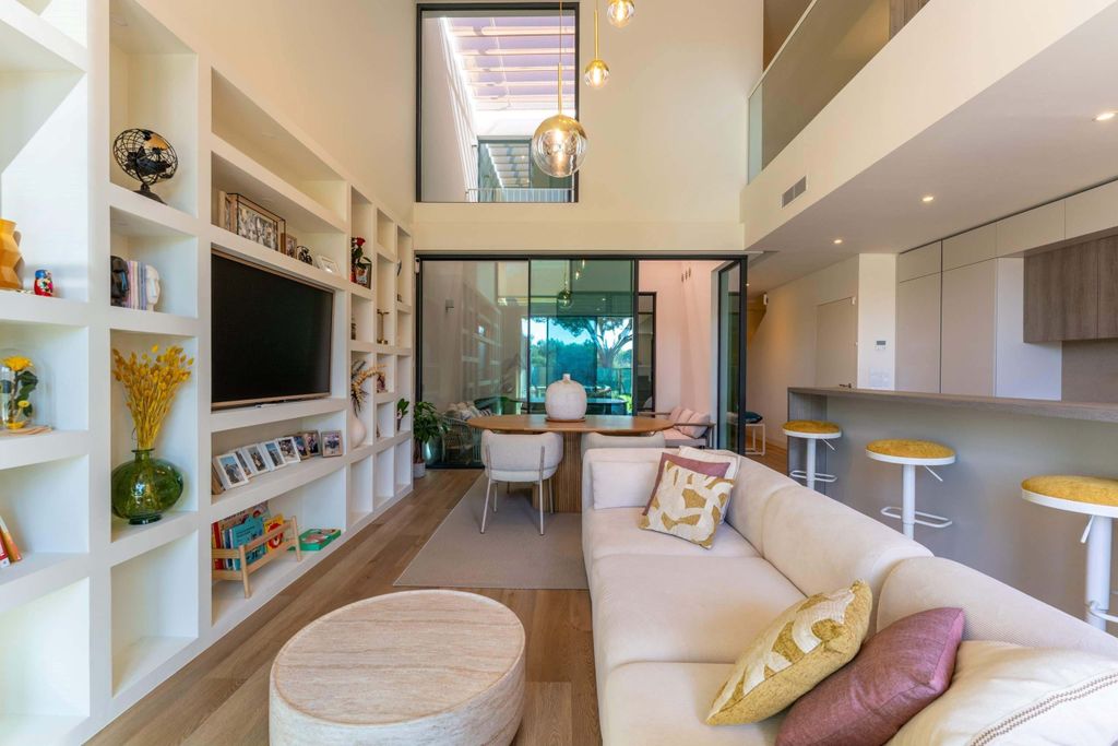 Property photo 1 of 30