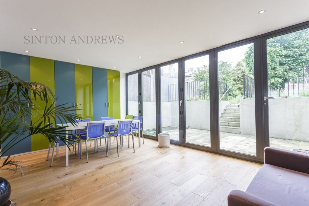 Property photo 3 of 14 Sitting Room