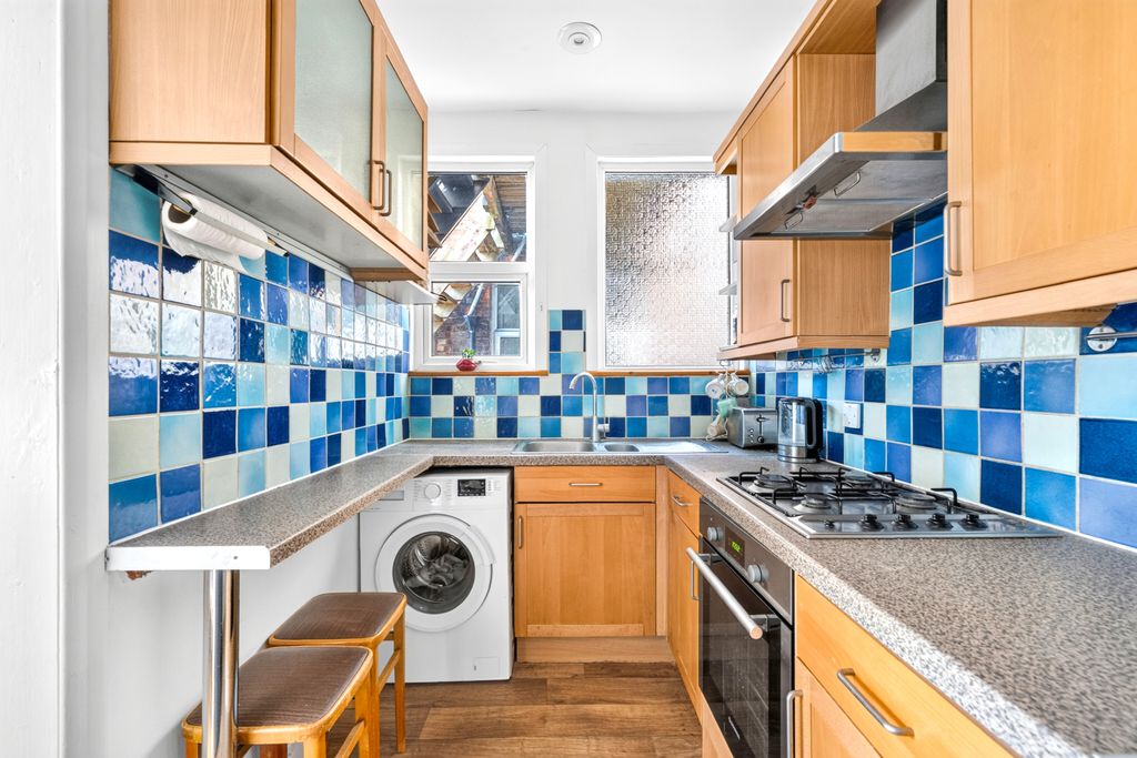 Property photo 3 of 11