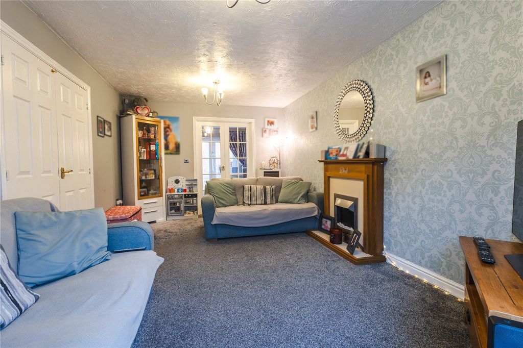 Property photo 3 of 27 Picture No. 11