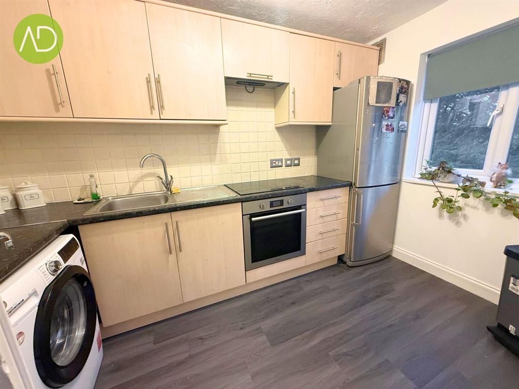 Property photo 3 of 9 7.Jpg