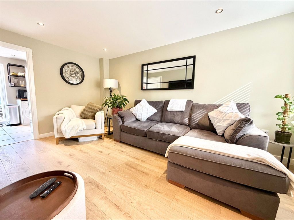 Property photo 2 of 21 Picture No. 20