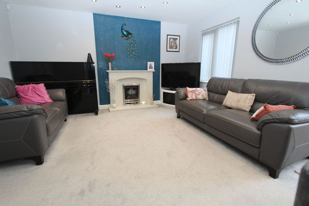 Property photo 3 of 25