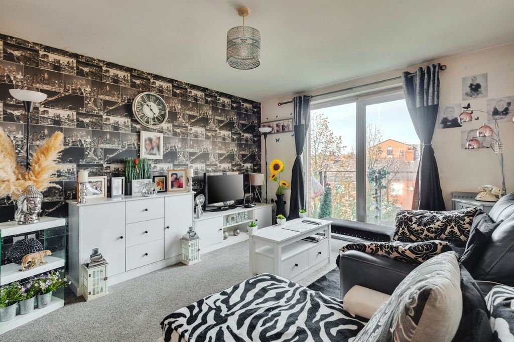 Property photo 3 of 16 Photo