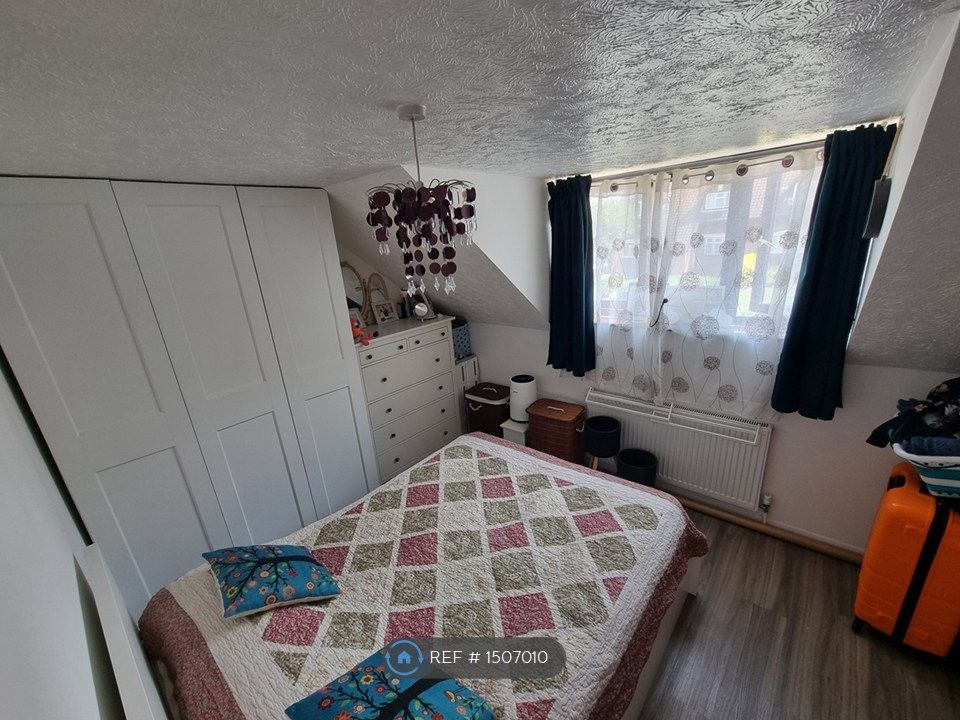 Property photo 3 of 11 Master Bedroom