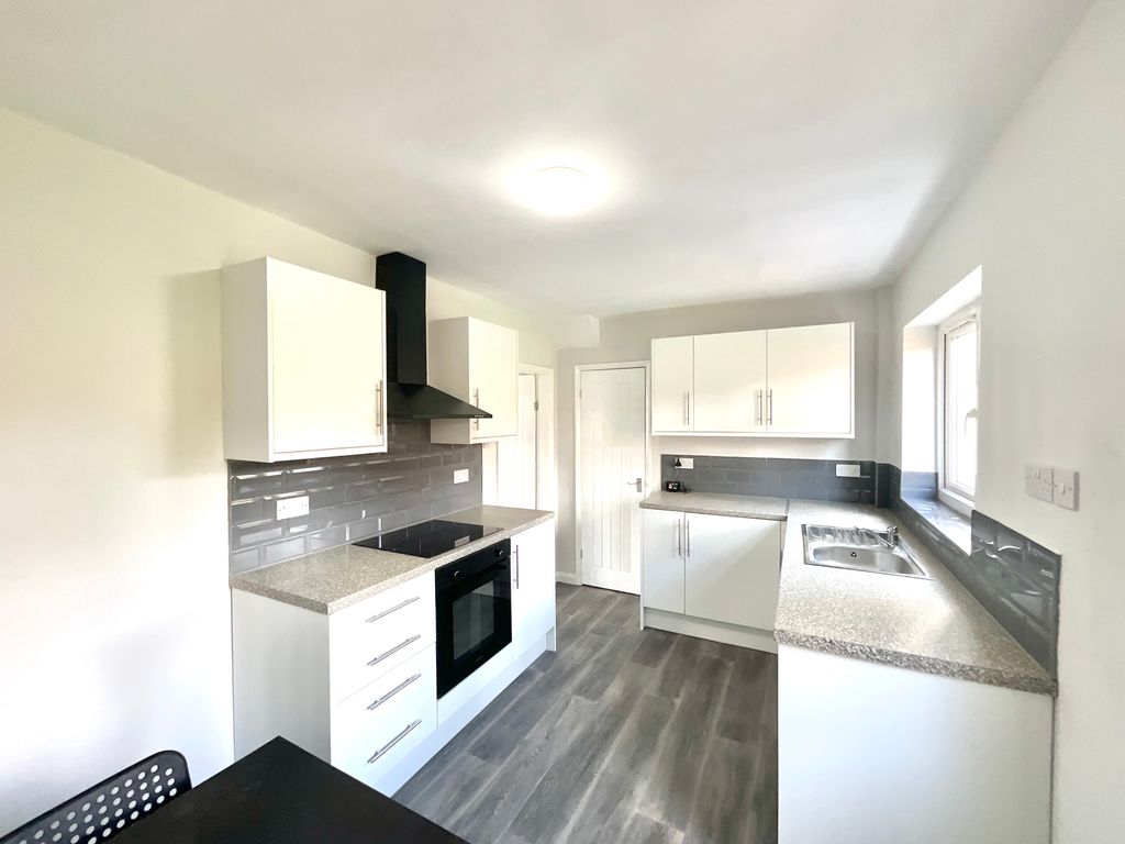 Property photo 2 of 17 Img_7702