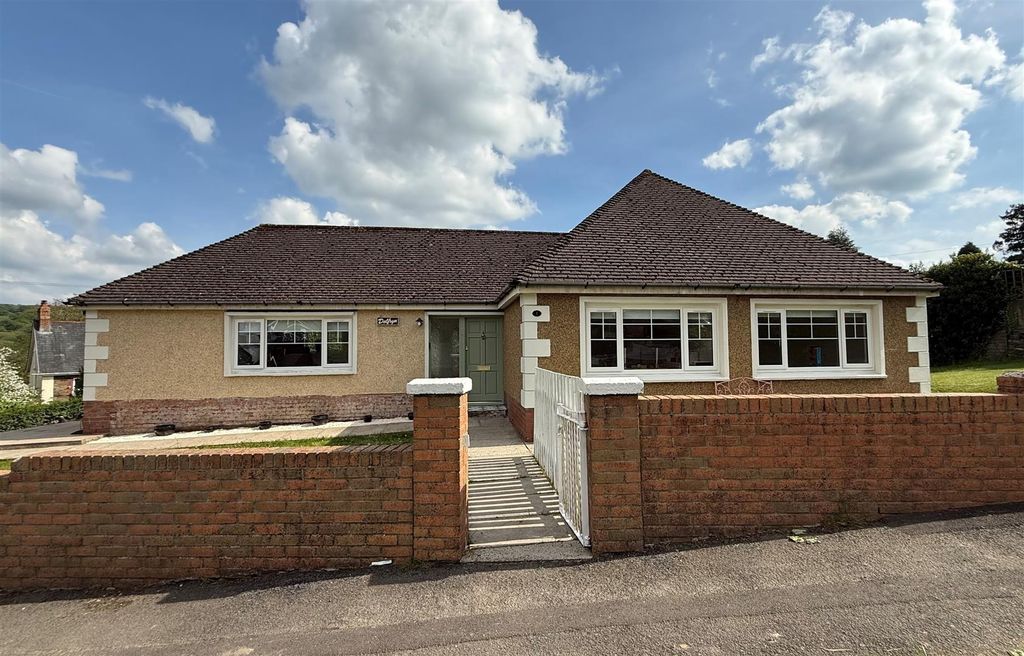 Property photo 1 of 45 Outside
