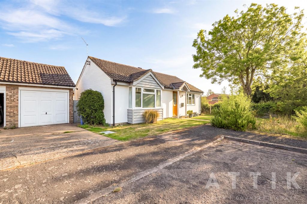 Property photo 1 of 27 Kingfisher_Crescent_708362.Jpg