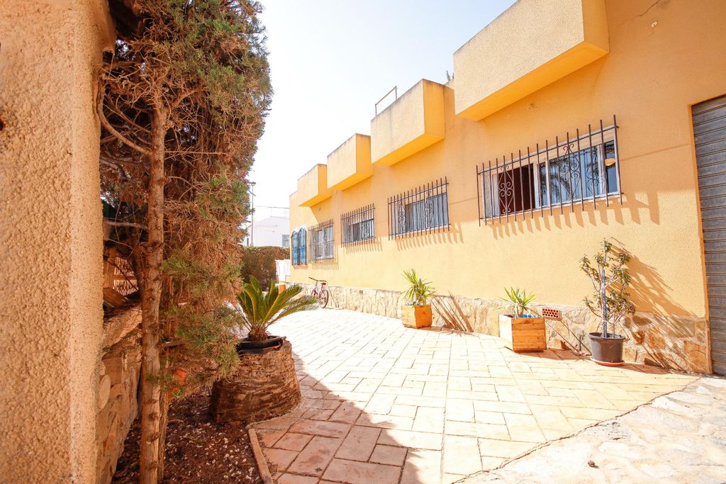 Property photo 3 of 25