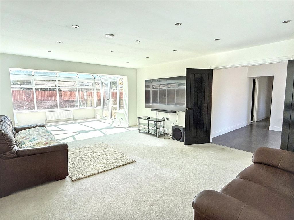 Property photo 2 of 18 Picture No. 09