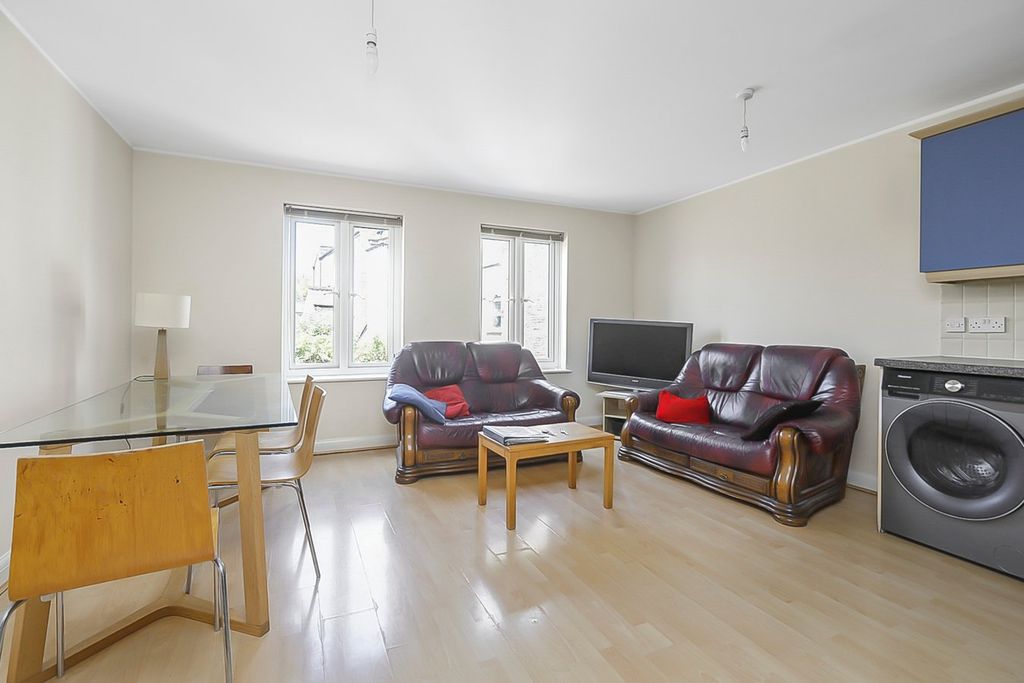 Property photo 1 of 10 Living Room