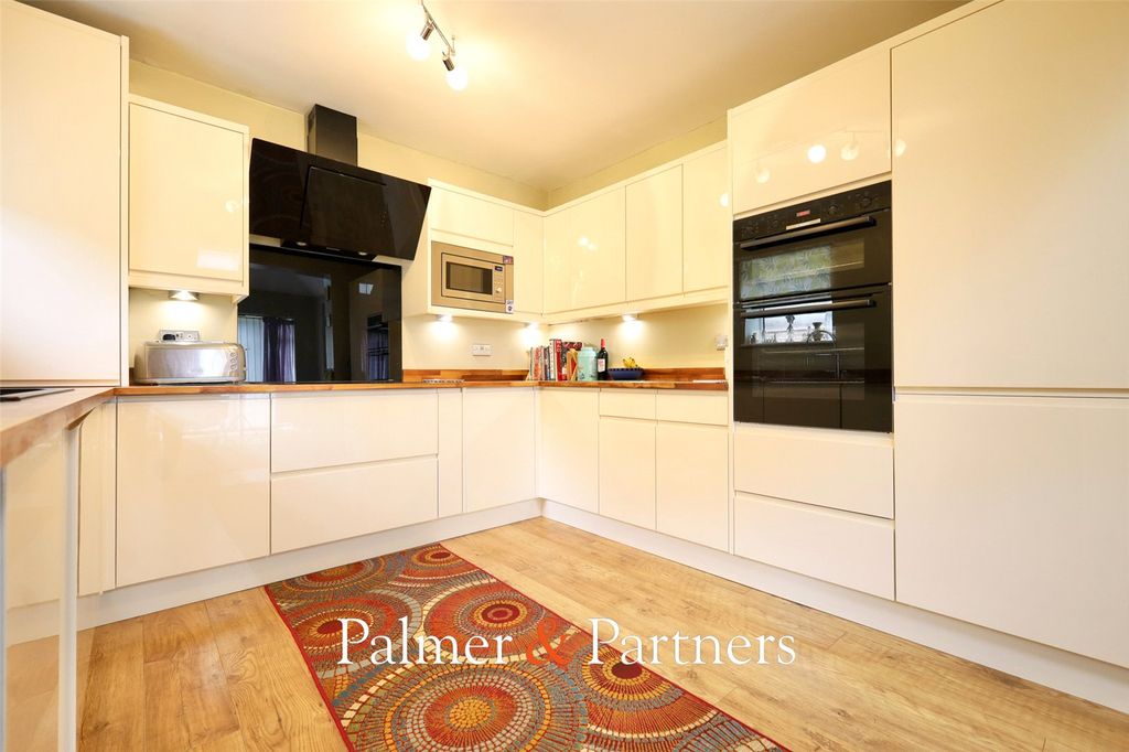 Property photo 2 of 17 Picture No. 06