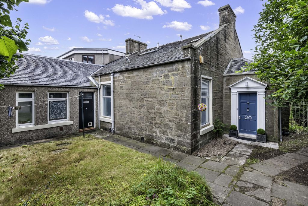 Property photo 1 of 39