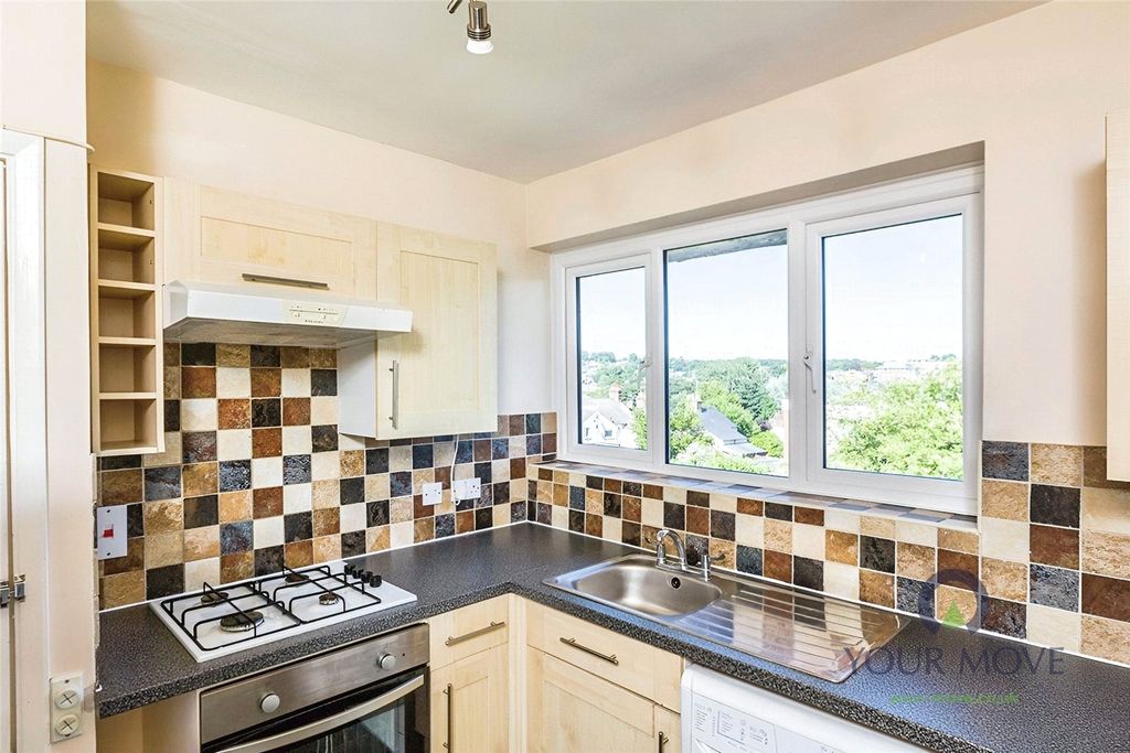 Property photo 3 of 8 Kitchen