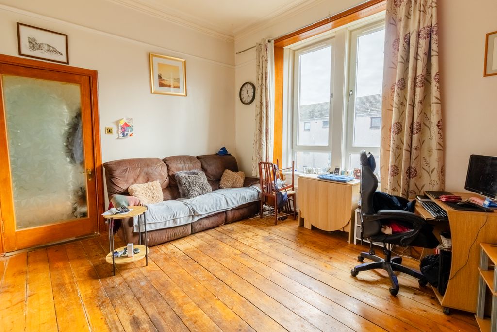 Property photo 1 of 14 Lounge