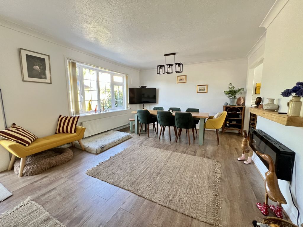 Property photo 2 of 18 Img 0410