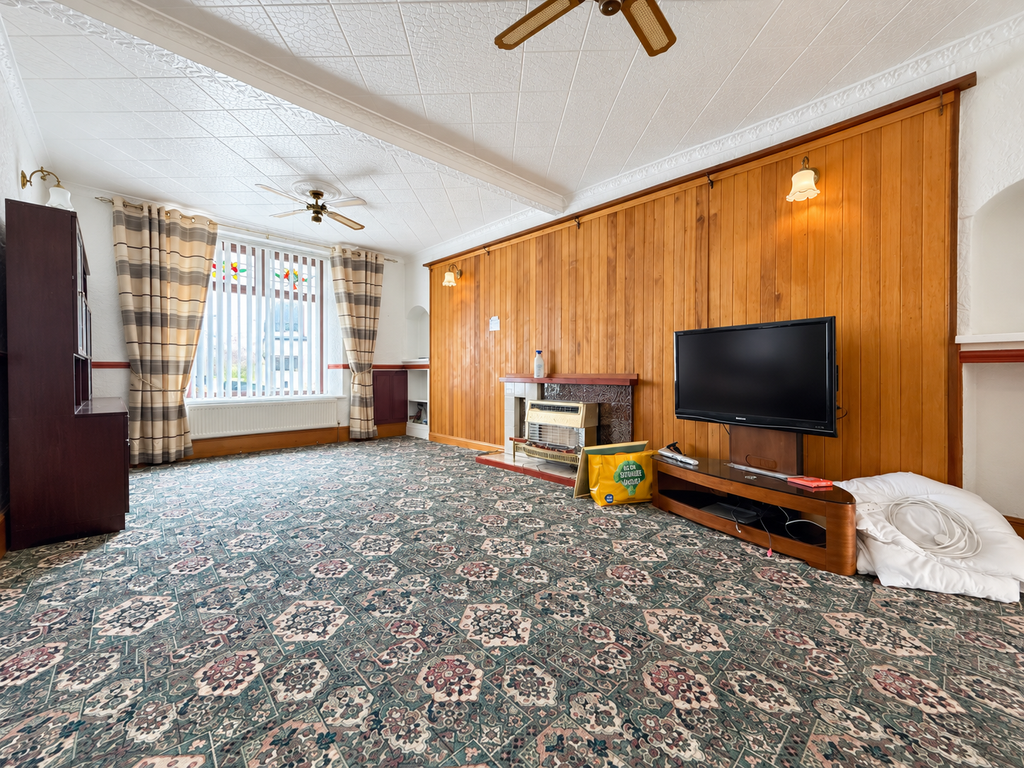 Property photo 2 of 15 9280D7Ea-31BA-4F86-9Efe-24547Ca217E6
