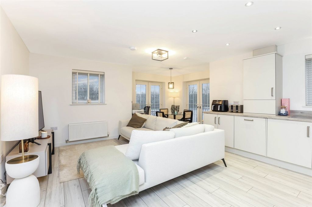 Property photo 3 of 18 Picture No. 05