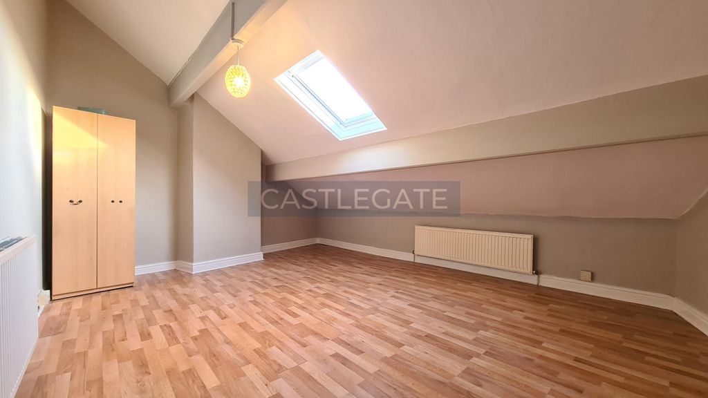 Property photo 3 of 6 20251216_135621