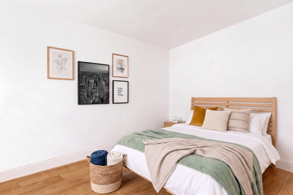 Property photo 1 of 6 Modern Two Bedroom Apartment With Garden Office For Sale