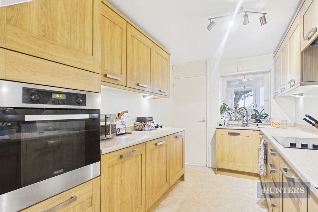 Property photo 3 of 13 Pbox-Img.Jpg