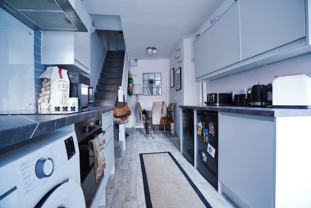 Property photo 2 of 10 Pbox-Img.Jpg