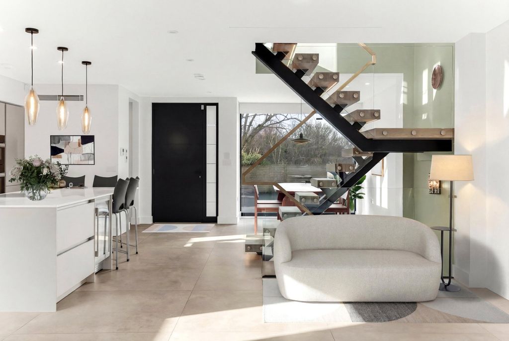 Property photo 3 of 16 Picture No. 06