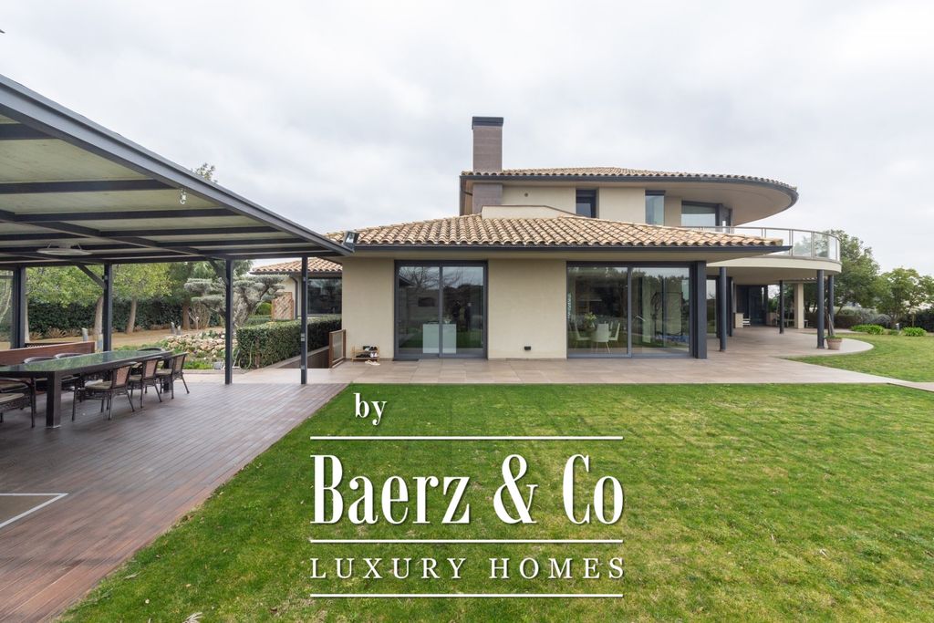 Property photo 2 of 39