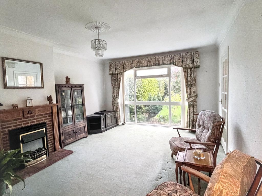 Property photo 2 of 17 Picture No. 28