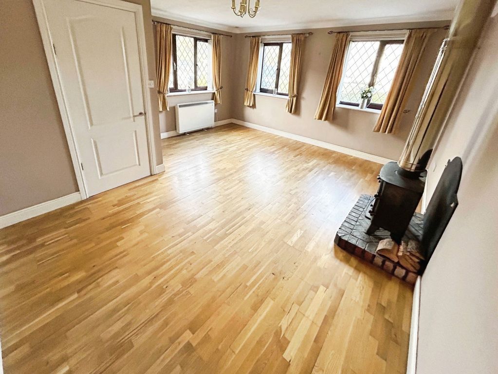 Property photo 2 of 31