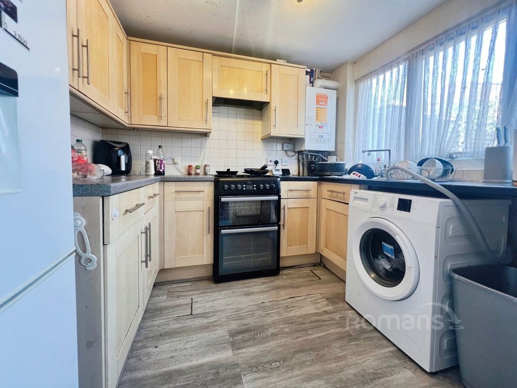 Property photo 3 of 10 Pbox-Img.Jpg