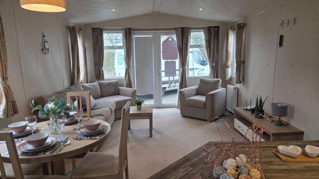 Property photo 3 of 9 Willerby Granada 2012 Car0018154 133967027.Jpeg