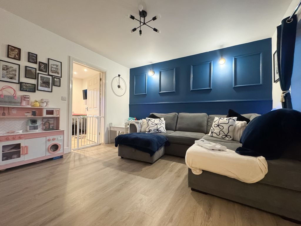 Property photo 3 of 25 Robinson Ewemove Loftus-13 Copy