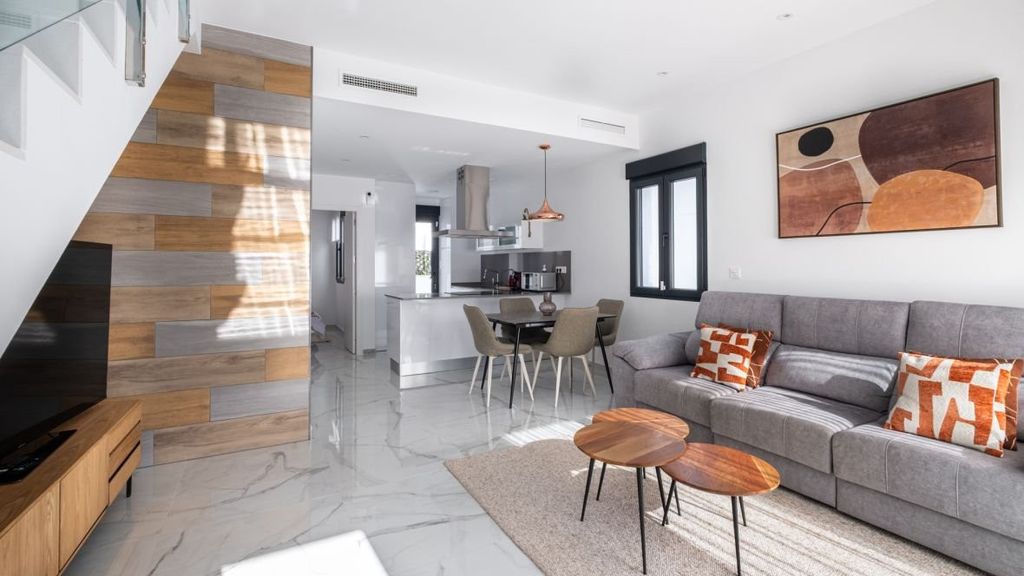 Property photo 2 of 38