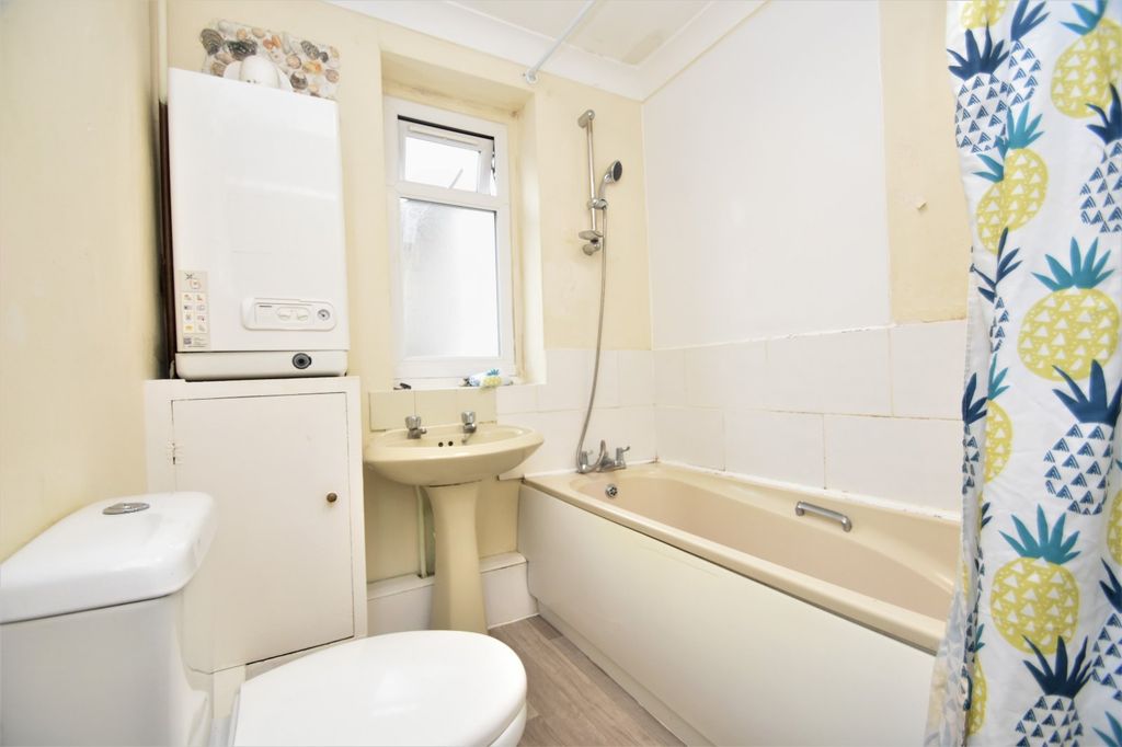 Property photo 2 of 6 Picture No. 04