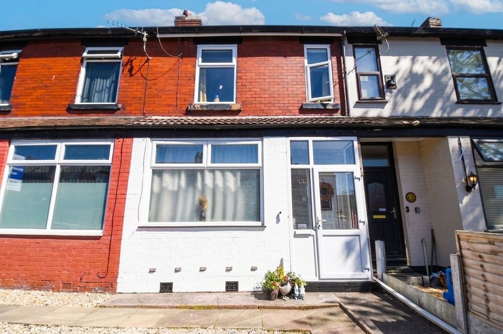 Property photo 2 of 12