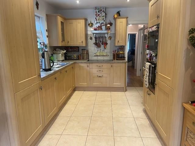 Property photo 3 of 14 Kitchen 1.Jpg