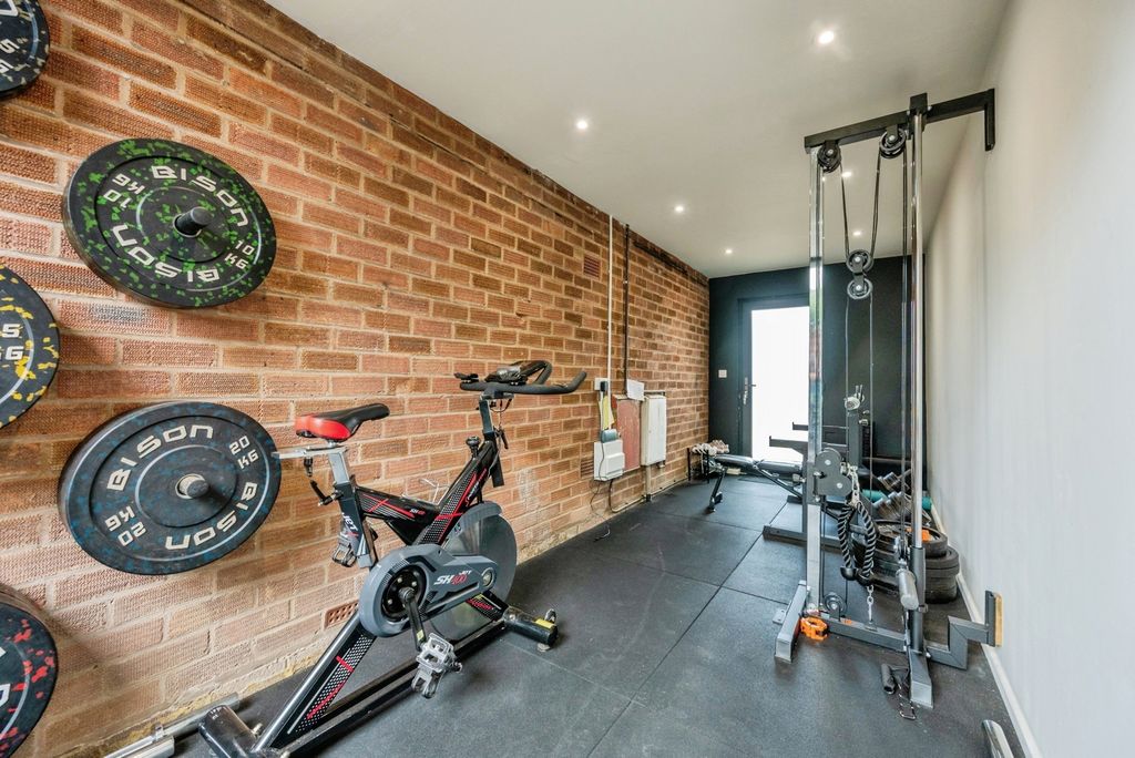 Property photo 2 of 19 Pbox-Img.Jpg