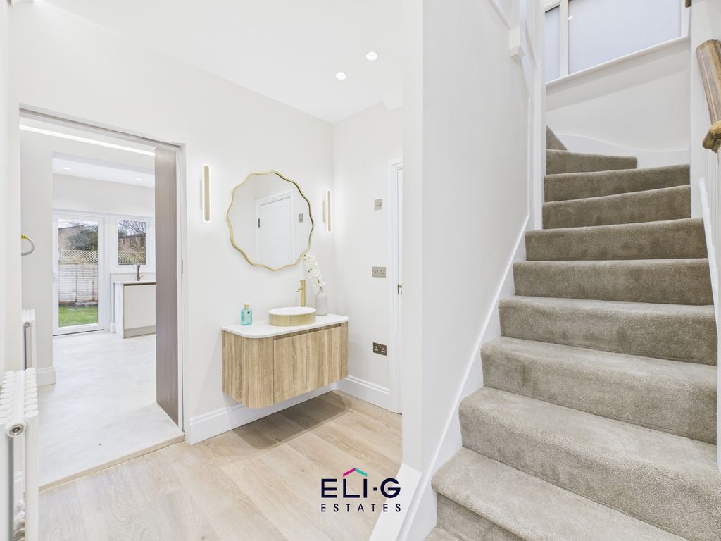 Property photo 2 of 21 Gallery